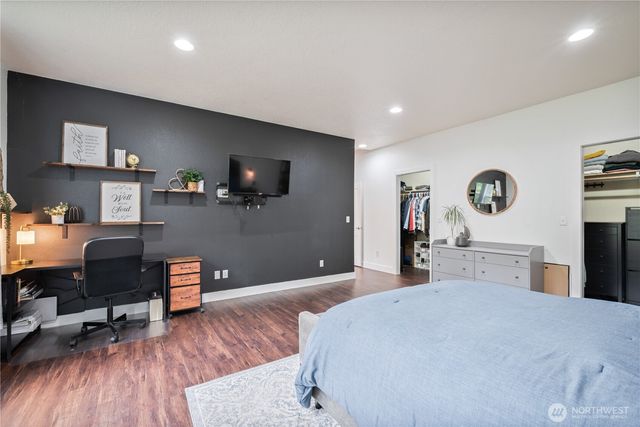 148 W Canyon View Drive, Longview, WA 98632
