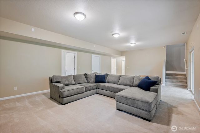 148 W Canyon View Drive, Longview, WA 98632