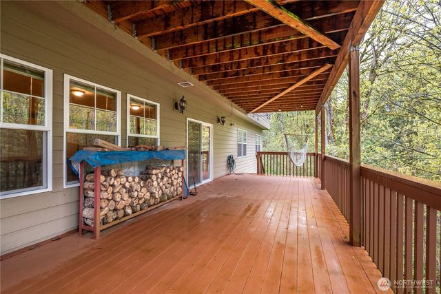 148 W Canyon View Drive, Longview, WA 98632