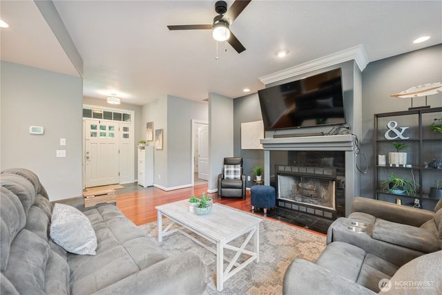 148 W Canyon View Drive, Longview, WA 98632