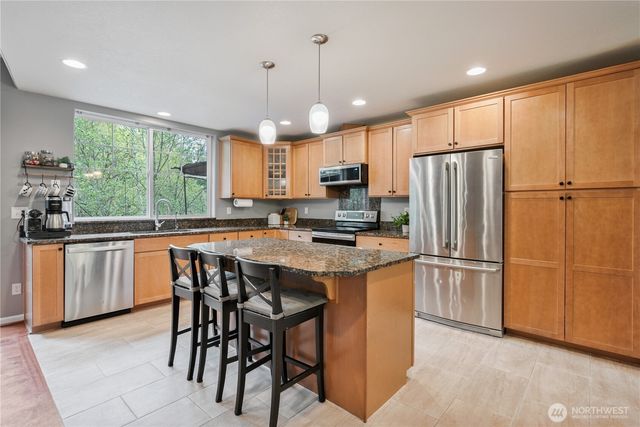 148 W Canyon View Drive, Longview, WA 98632