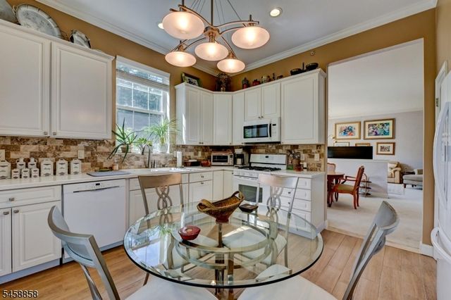 1409 Four Seasons Dr 1409, Wayne Twp., NJ 07470