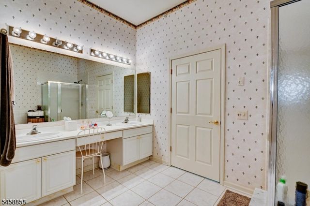 1409 Four Seasons Dr 1409, Wayne Twp., NJ 07470
