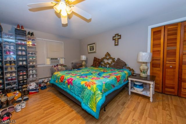 118 Country Ln, Clifton City, NJ 07013