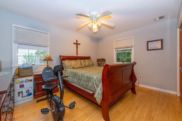 118 Country Ln, Clifton City, NJ 07013