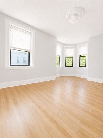 33 Gay Head St 3, Boston, MA 02130