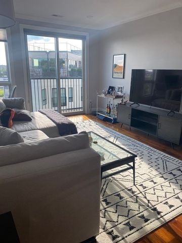 519 Broadway PH8, Somerville, MA 02145