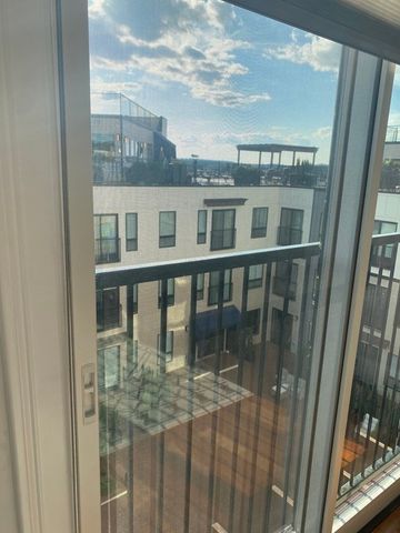 519 Broadway PH8, Somerville, MA 02145