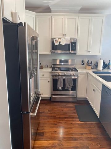 519 Broadway PH8, Somerville, MA 02145