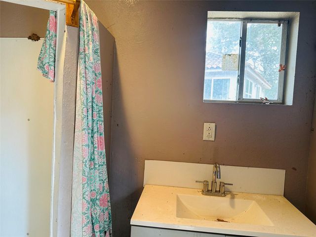 1053 Elm Crest Drive, New Ulm, TX 78950