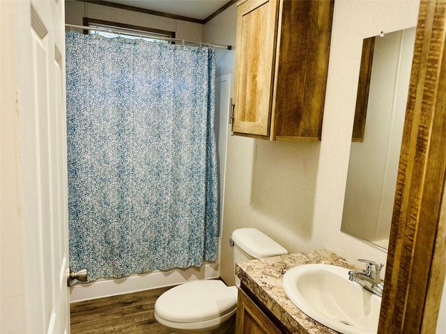 1053 Elm Crest Drive, New Ulm, TX 78950