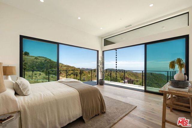 2165 E Little Las Flores Road, Topanga, CA 90290