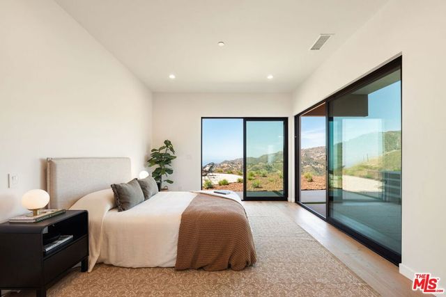 2165 E Little Las Flores Road, Topanga, CA 90290