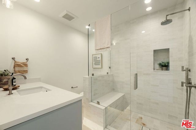 2165 E Little Las Flores Road, Topanga, CA 90290