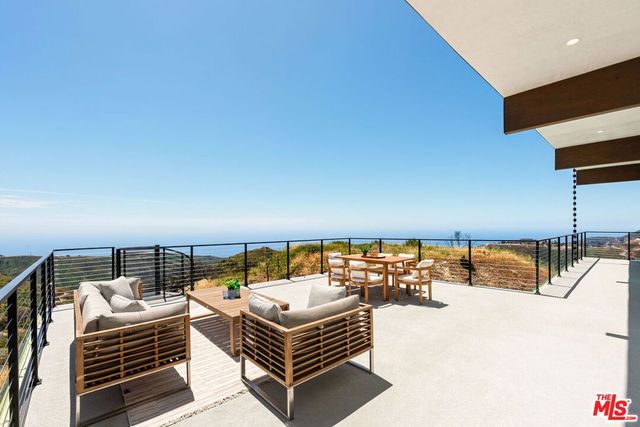 2165 E Little Las Flores Road, Topanga, CA 90290