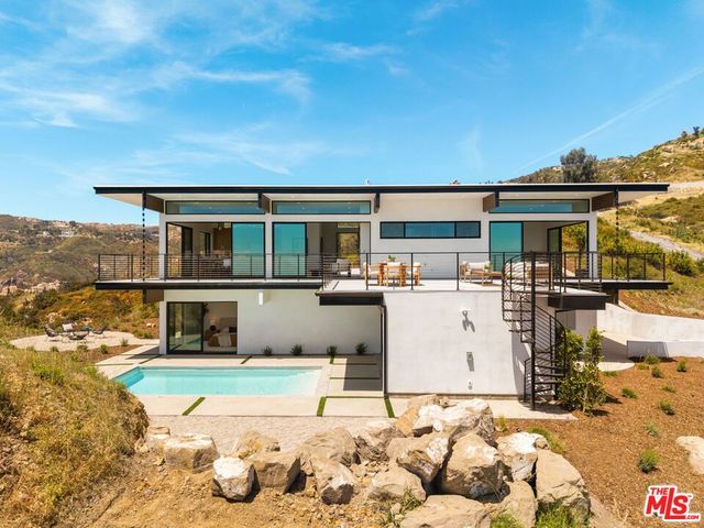 2165 E Little Las Flores Road, Topanga, CA 90290
