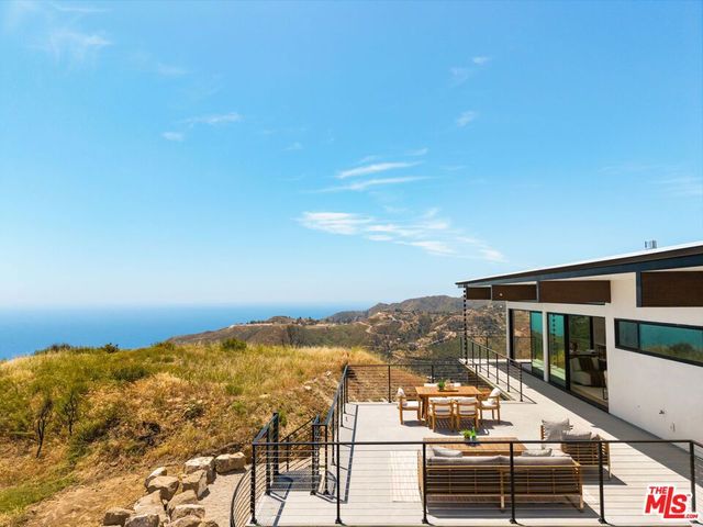 2165 E Little Las Flores Road, Topanga, CA 90290