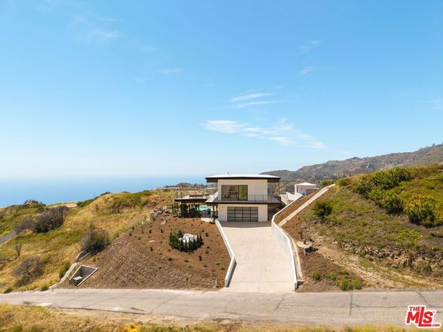 2165 E Little Las Flores Road, Topanga, CA 90290
