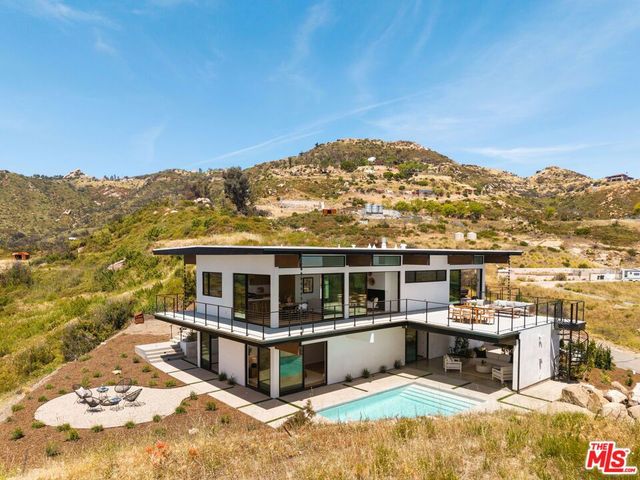 2165 E Little Las Flores Road, Topanga, CA 90290