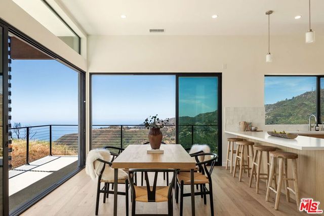 2165 E Little Las Flores Road, Topanga, CA 90290