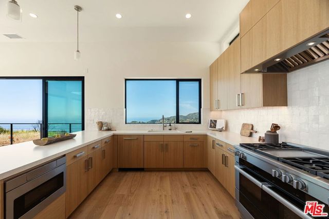 2165 E Little Las Flores Road, Topanga, CA 90290
