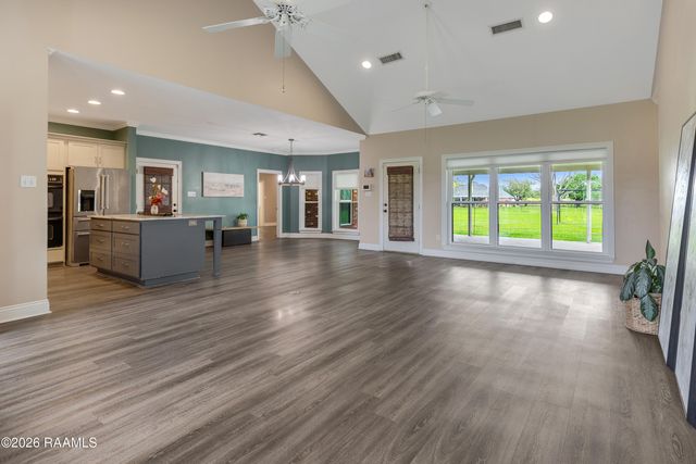 1801 Pembroke Street, New Iberia, LA 70563