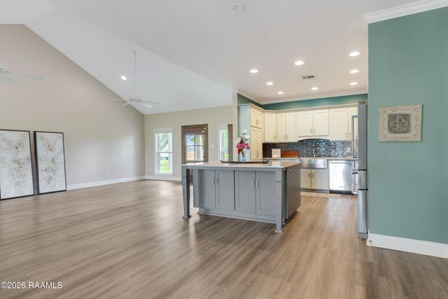 1801 Pembroke Street, New Iberia, LA 70563