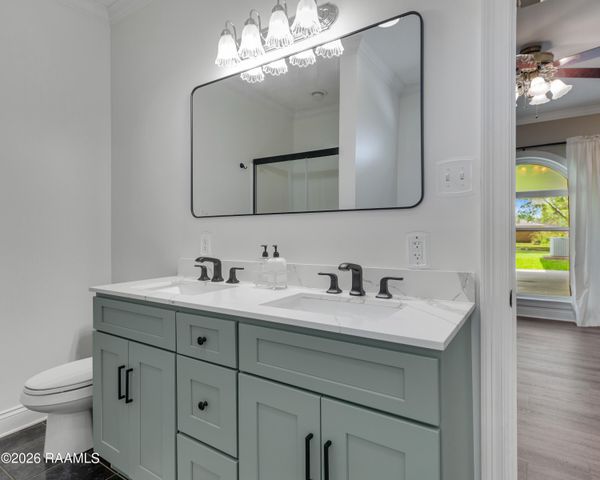 1801 Pembroke Street, New Iberia, LA 70563