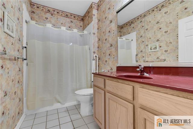 3 Silcox Place, Somerset, NJ 08873