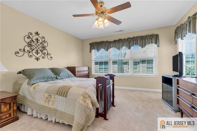 3 Silcox Place, Somerset, NJ 08873