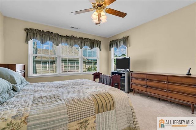 3 Silcox Place, Somerset, NJ 08873