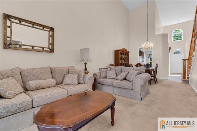 3 Silcox Place, Somerset, NJ 08873