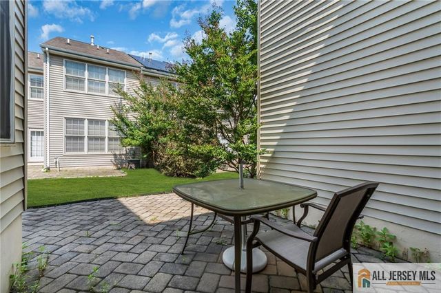 3 Silcox Place, Somerset, NJ 08873