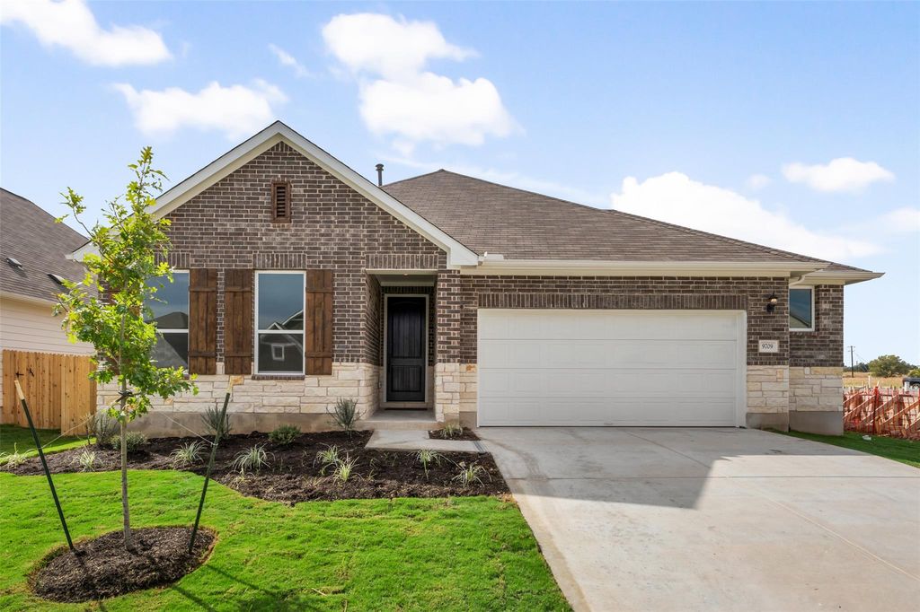 180 Coleto TRL, Bastrop, TX 78602