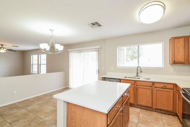 8918 E Oro Circle, Mesa, AZ 85212