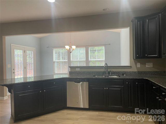 5712 Selkirkshire Road, Charlotte, NC 28278