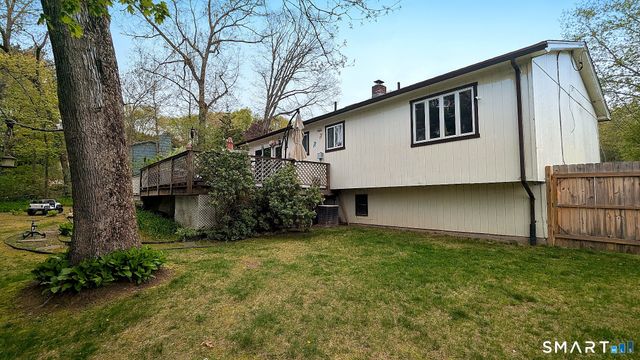 22 Crestwood Drive, Naugatuck, CT 06770