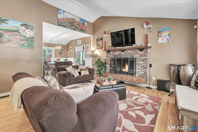 22 Crestwood Drive, Naugatuck, CT 06770