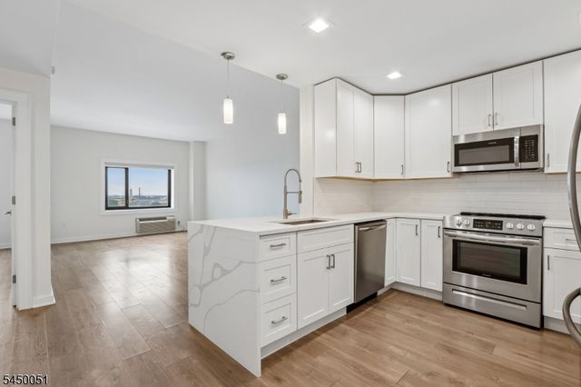 1 Carriage City Plz 1405, Rahway City, NJ 07065