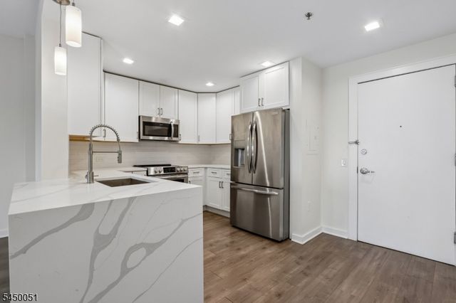 1 Carriage City Plz 1405, Rahway City, NJ 07065