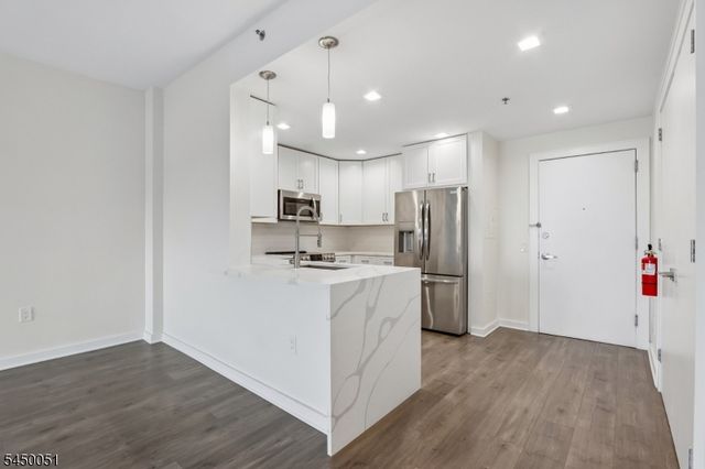 1 Carriage City Plz 1405, Rahway City, NJ 07065