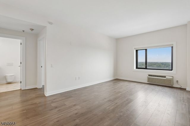 1 Carriage City Plz 1405, Rahway City, NJ 07065