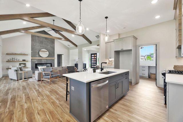 14030 E Willowgreen Ct, Wichita, KS 67210