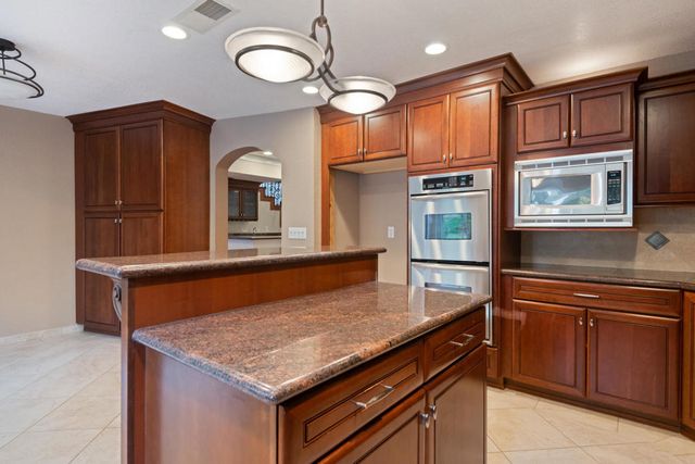 5810 Rainbow Hill Road, Agoura Hills, CA 91301