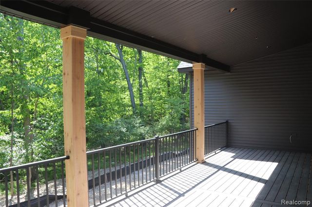 7877 Donegal Court, Fenton, MI 48430