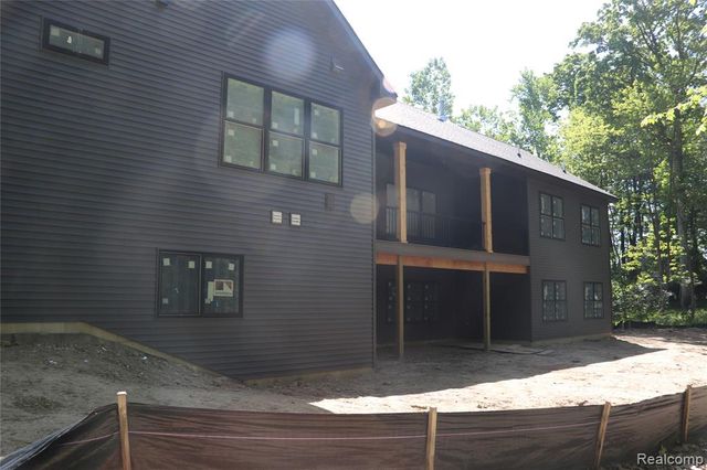 7877 Donegal Court, Fenton, MI 48430