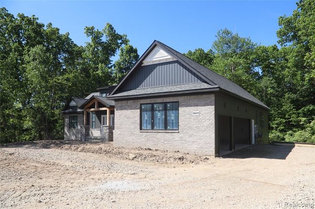 7877 Donegal Court, Fenton, MI 48430