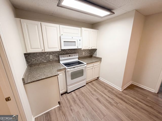 724 Beacon Cove, Lawrenceville, GA 30043