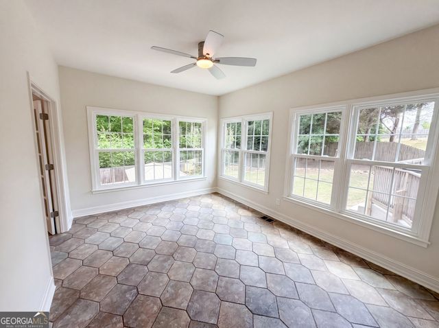 724 Beacon Cove, Lawrenceville, GA 30043