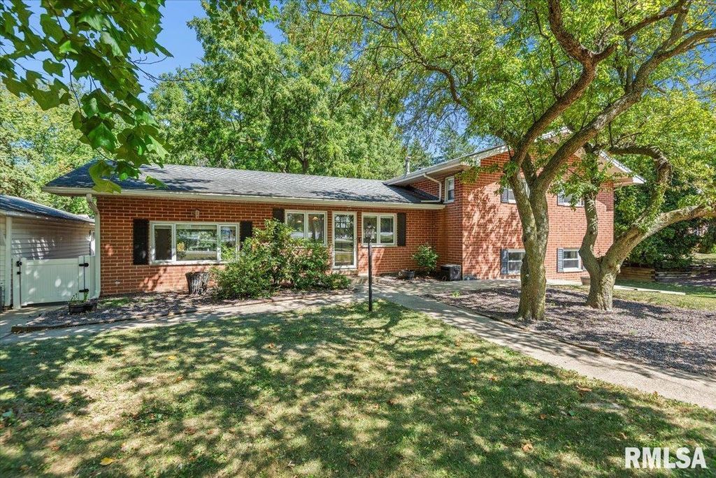 2929 Cider Mill Lane, Springfield, IL 62702